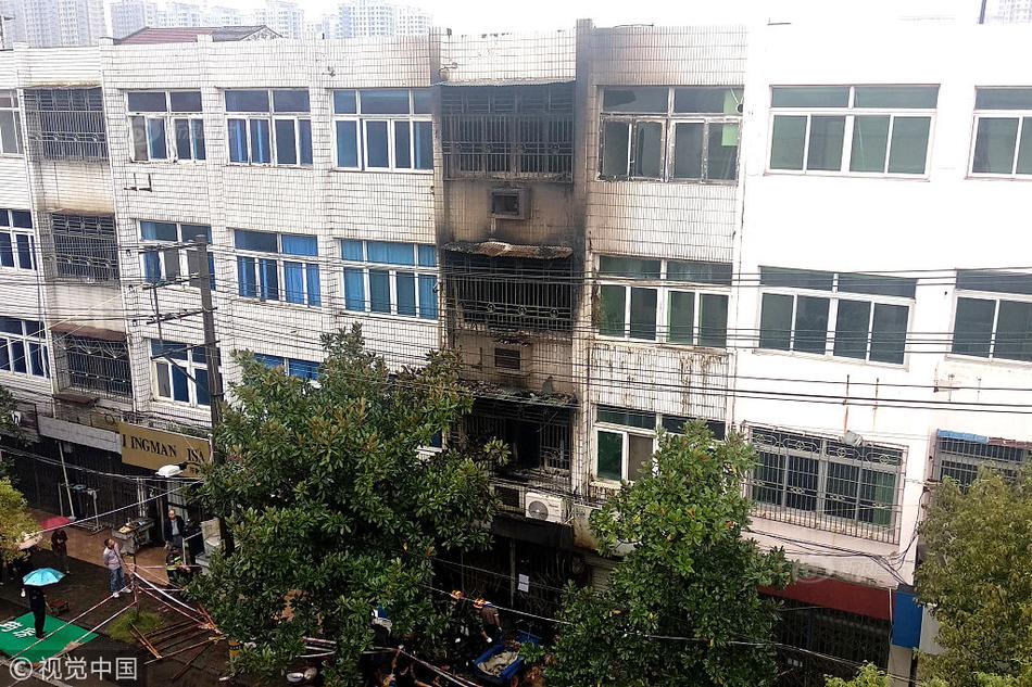 特写：百年舞火龙展现香港中秋浪漫截图4