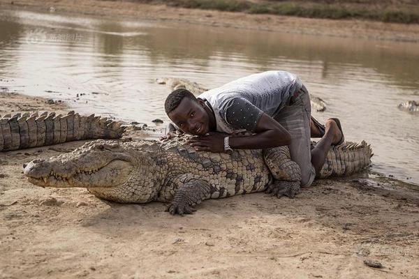 走好全媒体时代群众路线的党报样本——人民日报“读者点题·共同关注”栏目评析截图2