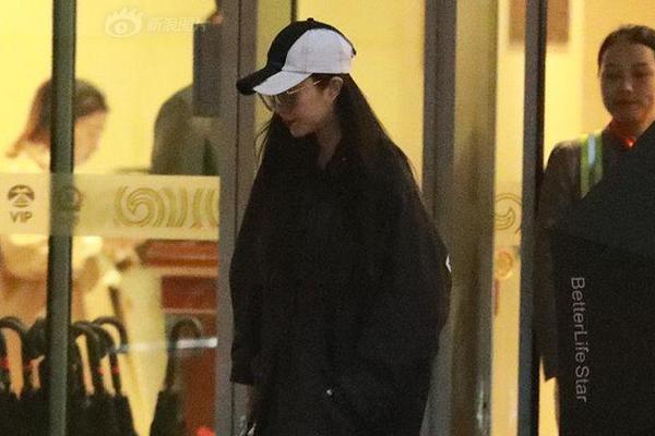 走好全媒体时代群众路线的党报样本——人民日报“读者点题·共同关注”栏目评析截图1